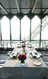 http://www.guides-restaurants.fr/images/restaurant/restaurant-paris-jules-verne.jpg
