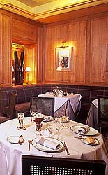 restaurant table du baltimore sofitel paris 16