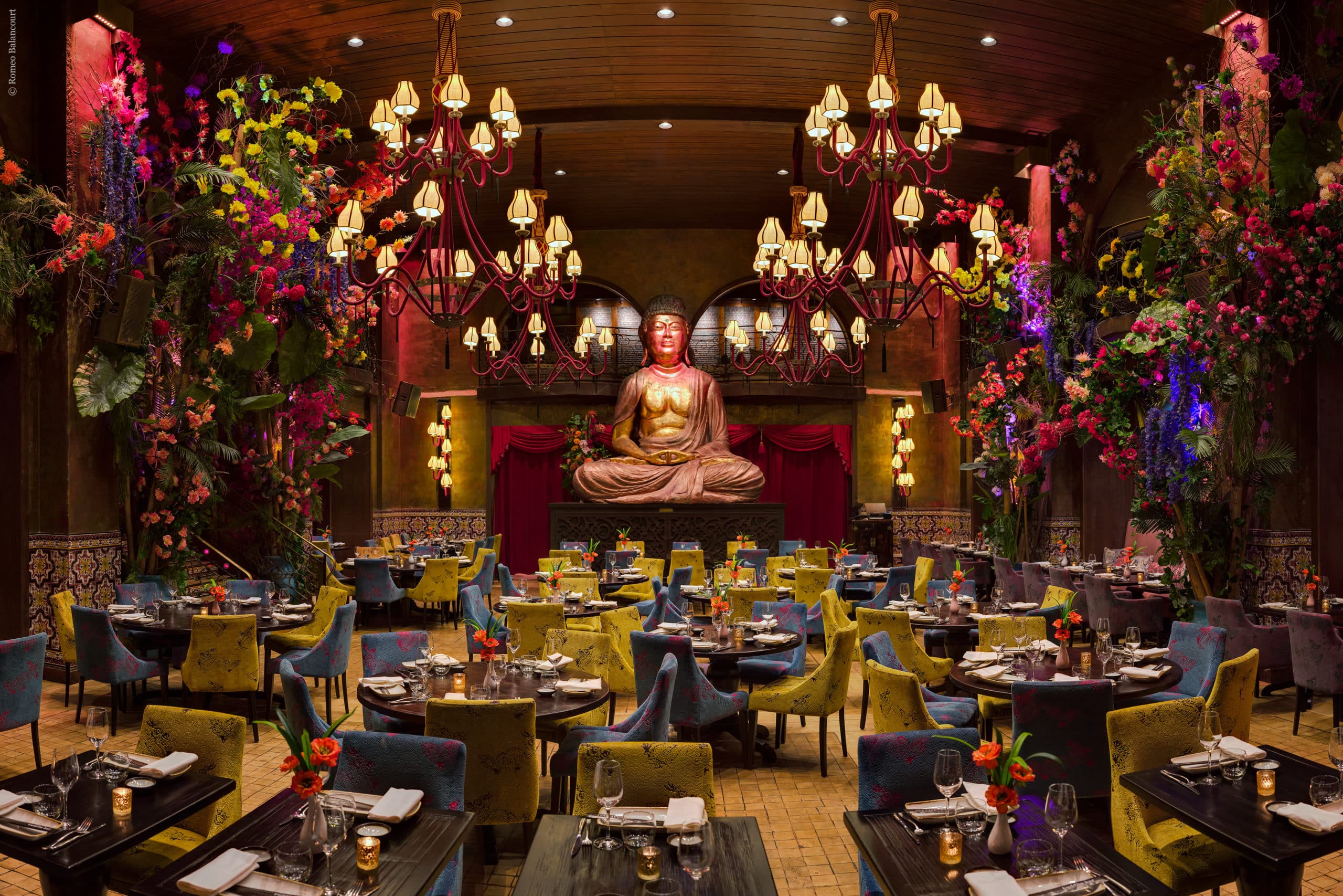 Vue Panoramique de la salle principale du Buddha Bar Paris